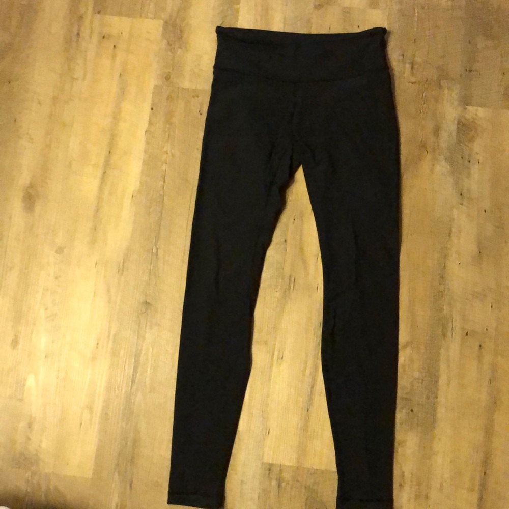 Lulelemon black yoga pants, size 6